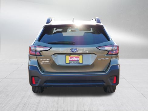 Used 2022 Subaru Outback Premium image 6