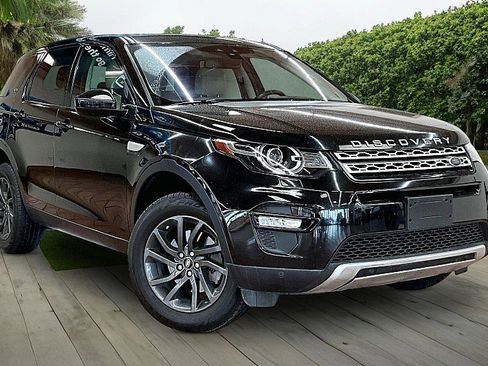 Used 2018 Land Rover Discovery Sport HSE image 11