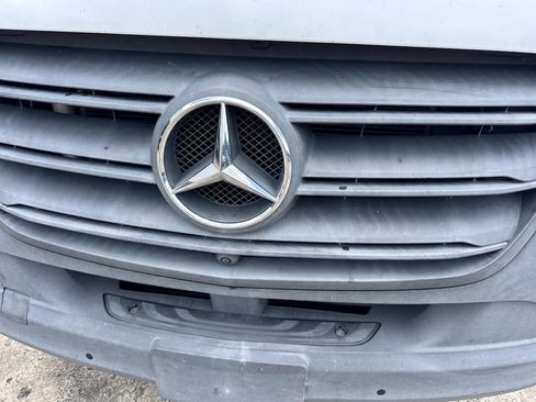 Used 2021 Mercedes-Benz Sprinter 2500 image 6