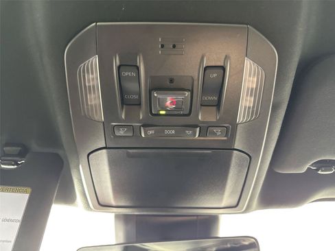 Used 2023 Toyota Highlander XSE FWD image 22