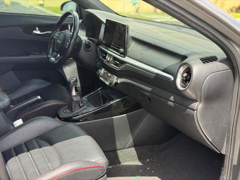 Used 2022 Kia Forte GT FWD image 17