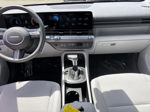Used 2025 Hyundai Kona SEL AWD/4WD image 28
