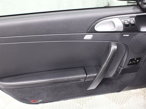 Used 2005 Porsche 911 Carrera image 6