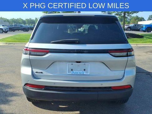 Certified 2023 Jeep Grand Cherokee Altitude AWD/4WD image 5