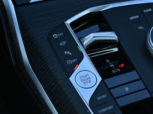 Certified 2025 BMW 330i Sedan RWD image 21