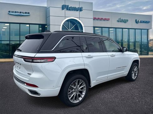 Used 2025 Jeep Grand Cherokee Summit image 2