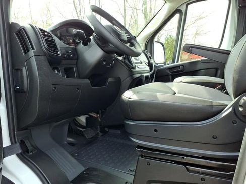 Used 2025 RAM ProMaster 3500 w/ Convenience Group image 11