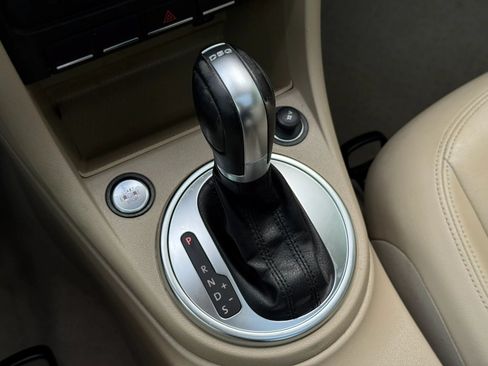 Used 2013 Volkswagen Beetle TDI FWD image 34