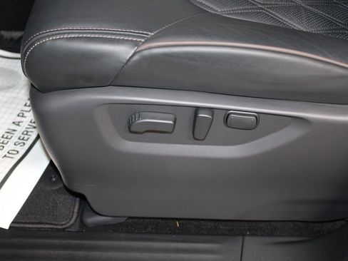 Used 2024 Nissan Armada Platinum w/ Captain's Chairs Package image 24