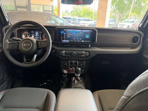 Used 2026 Jeep Wrangler Unlimited Rubicon AWD/4WD image 27