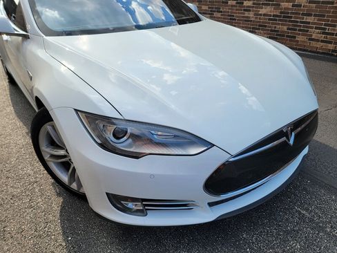 Used 2015 Tesla Model S 70D AWD/4WD image 32