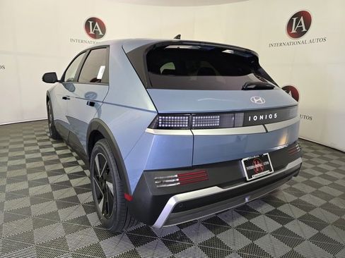 New 2025 Hyundai Ioniq 5 SE image 7