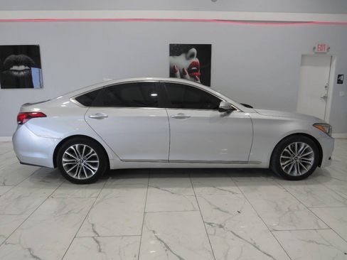 Used 2017 Genesis G80 3.8 RWD image 2