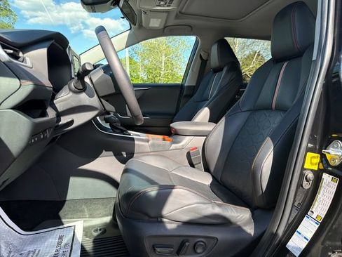 Used 2022 Toyota RAV4 Adventure w/ Convenience Package AWD/4WD image 10