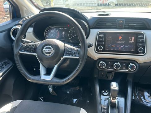 Used 2021 Nissan Versa SV FWD image 31