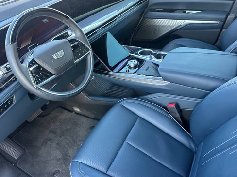 Certified 2026 Cadillac Escalade IQL Luxury AWD/4WD image 10