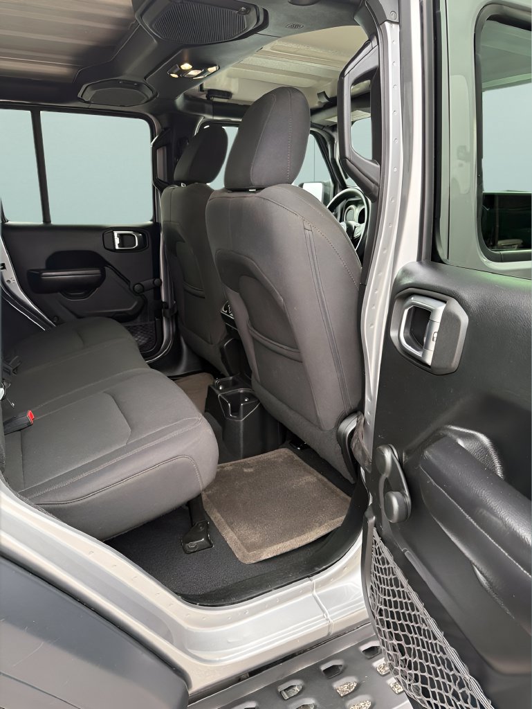 Used 2018 Jeep Wrangler Unlimited Sport AWD/4WD image 16
