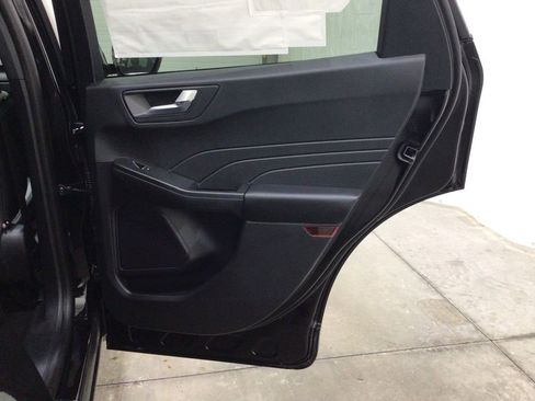 New 2026 Ford Escape SE w/ Class II Trailer Tow Package FWD image 32
