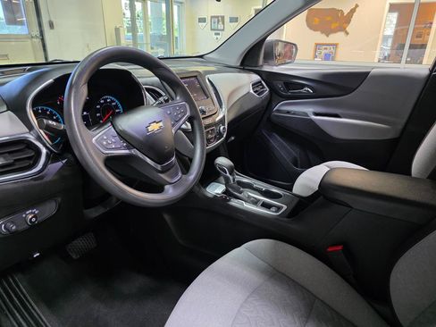 Used 2022 Chevrolet Equinox LS FWD image 16