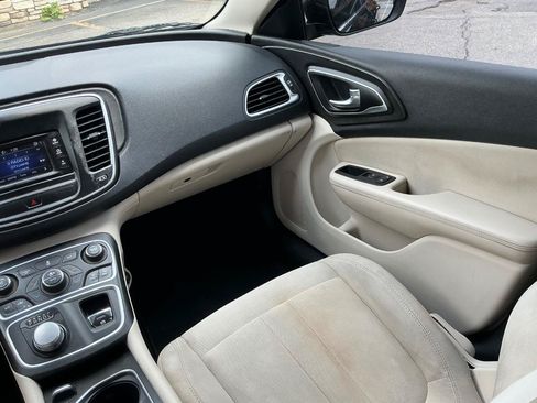 Used 2015 Chrysler 200 Limited w/ Convenience Group FWD image 17