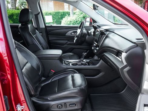 Used 2020 Chevrolet Traverse RS FWD image 42