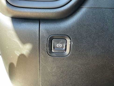 Used 2026 GMC Sierra 2500 Pro RWD image 18