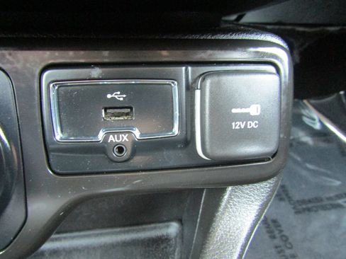 Used 2022 Jeep Renegade Sport w/ Sport Appearance Group AWD/4WD image 28