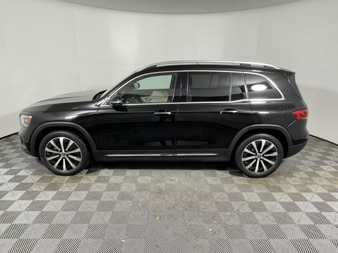 Used 2022 Mercedes-Benz GLB 250 image 2