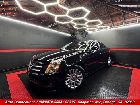 Used 2011 Cadillac CTS Sedan RWD image 2