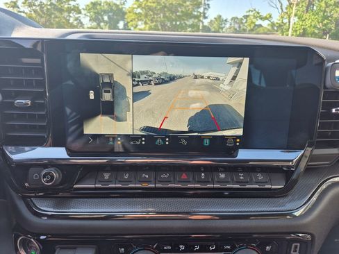 Used 2025 Chevrolet Silverado 2500 ZR2 w/ Technology Package AWD/4WD image 26