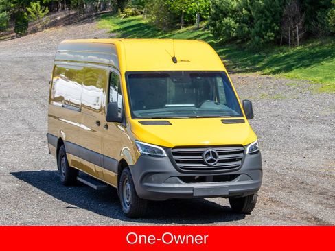 Used 2021 Mercedes-Benz Sprinter 2500 image 12
