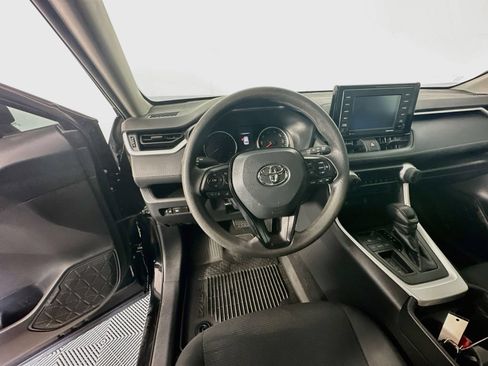 Used 2021 Toyota RAV4 LE FWD image 11