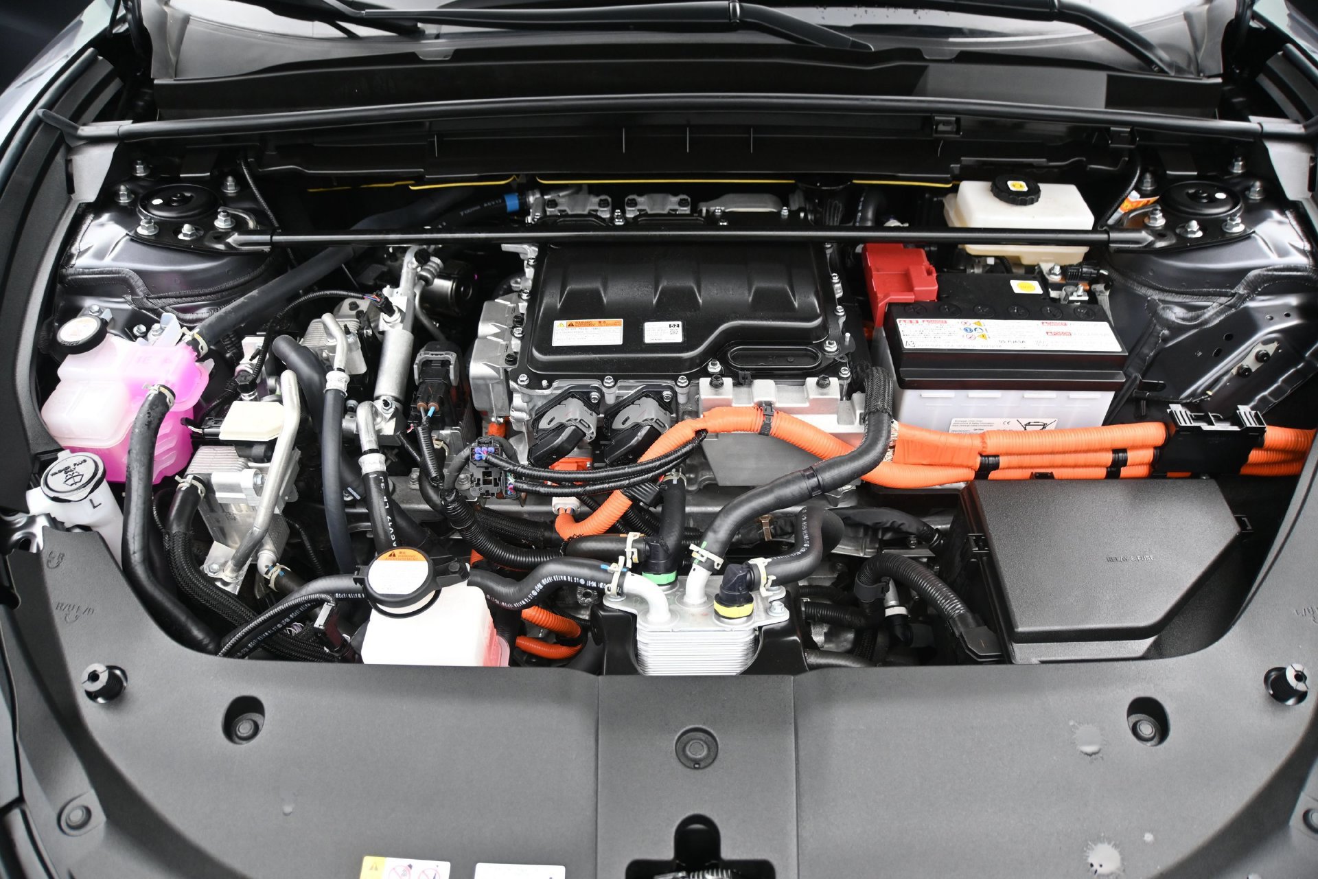 Used 2025 Lexus RZ 300e w/ Accessory Package (2T) FWD image 29
