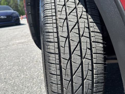 Used 2021 Ford Escape SE w/ Convenience Package image 32