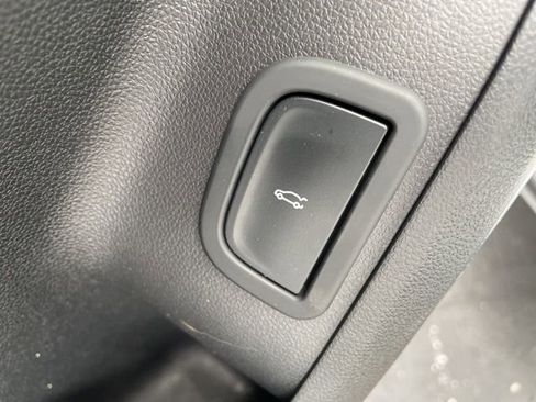 Used 2025 Buick Enclave Preferred FWD image 8