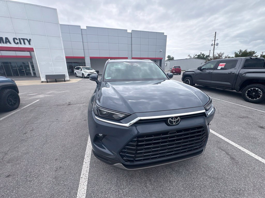 Used 2026 Toyota Grand Highlander AWD image 13