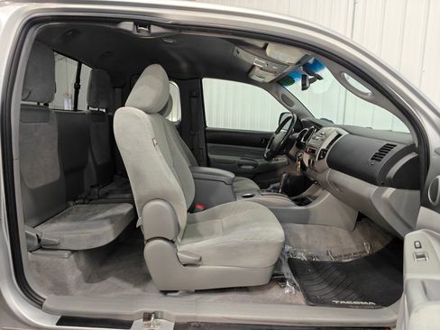 Used 2011 Toyota Tacoma 4x4 Access Cab w/ SR5 Pkg #2 image 27