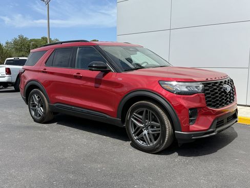 New 2026 Ford Explorer ST-Line w/ ST-Line Street Pack RWD image 2