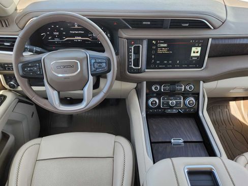 Used 2023 GMC Yukon Denali AWD/4WD image 12