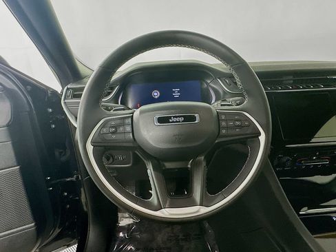 Certified 2024 Jeep Grand Cherokee Altitude AWD/4WD image 19