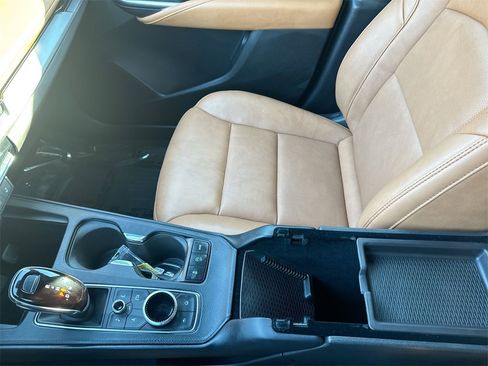 Used 2025 Cadillac XT4 Sport image 23