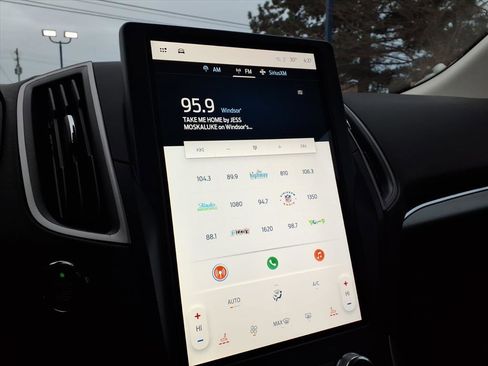 Certified 2022 Ford Edge SEL image 19