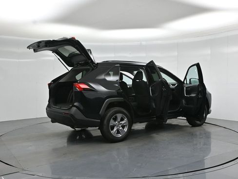 Used 2022 Toyota RAV4 LE AWD/4WD image 6