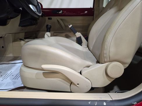 Used 2009 Volkswagen Beetle S FWD image 14