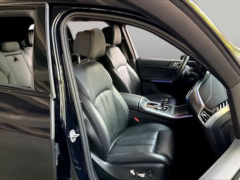 Used 2021 BMW X5 sDrive40i w/ M Sport Package RWD image 8