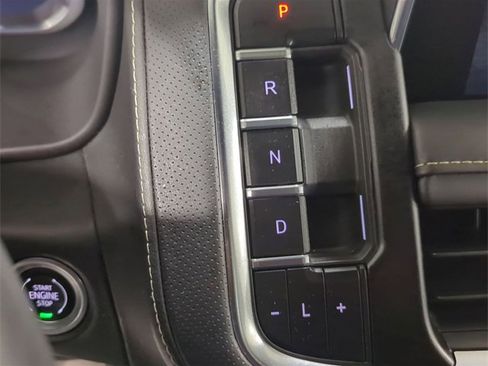 Certified 2024 GMC Yukon SLT w/ SLT Luxury Package image 15