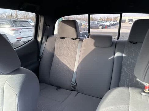 Used 2019 Toyota Tacoma TRD Sport image 5