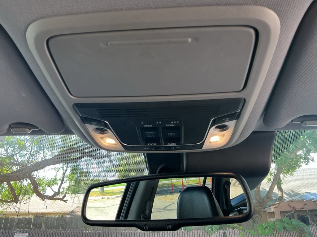 Used 2017 Honda Pilot Elite image 36