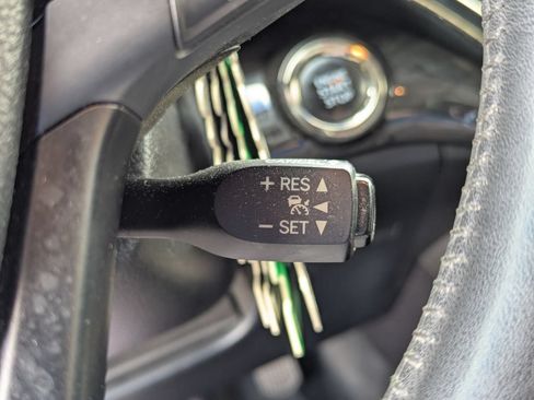 Used 2015 Toyota Avalon Limited w/ Technology Package FWD image 17