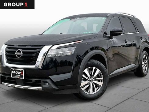 Used 2022 Nissan Pathfinder SL image 1